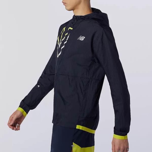 BRAND NEW men new balance printed impact run packable light jacket size XL - Picture 4 of 9